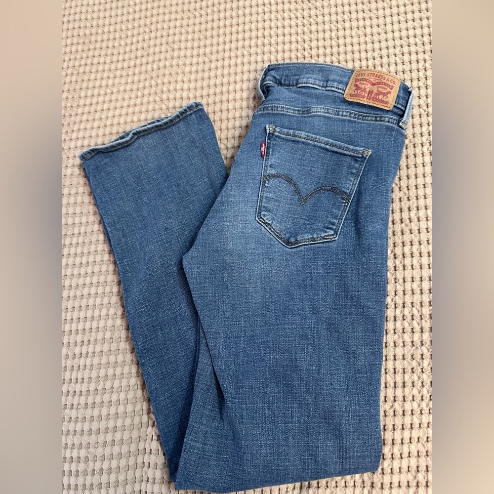 Levi's 314 Shaping Straight jeans Women's Medium Blue Skinny Jeans 30